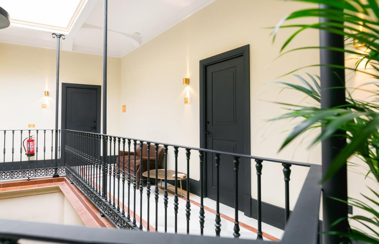 Joya Del Casco Boutique Hotel By Shiadu Севилья Экстерьер фото